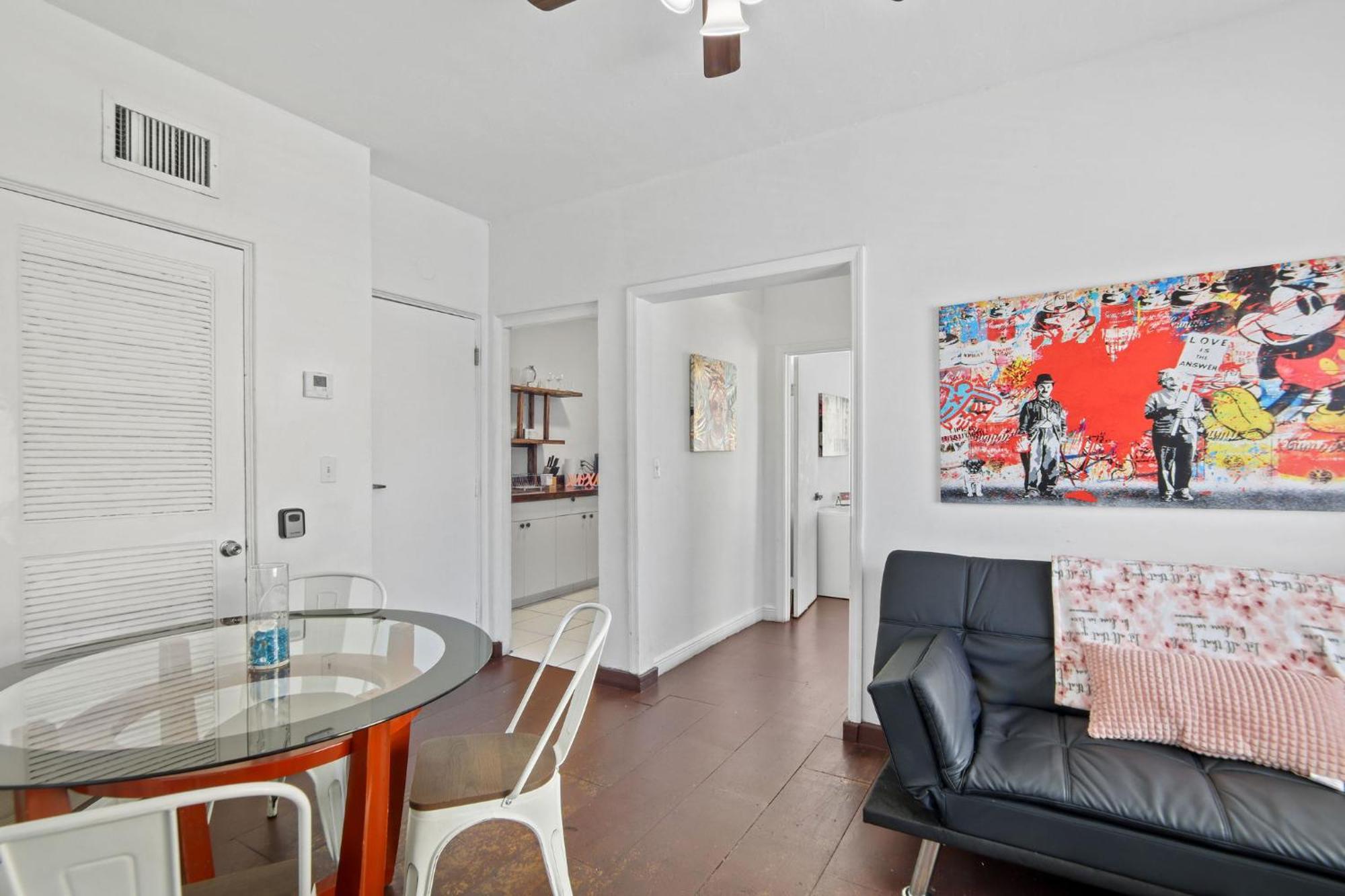 Appartement 2 B/r W/private Balcony, Heart Of South