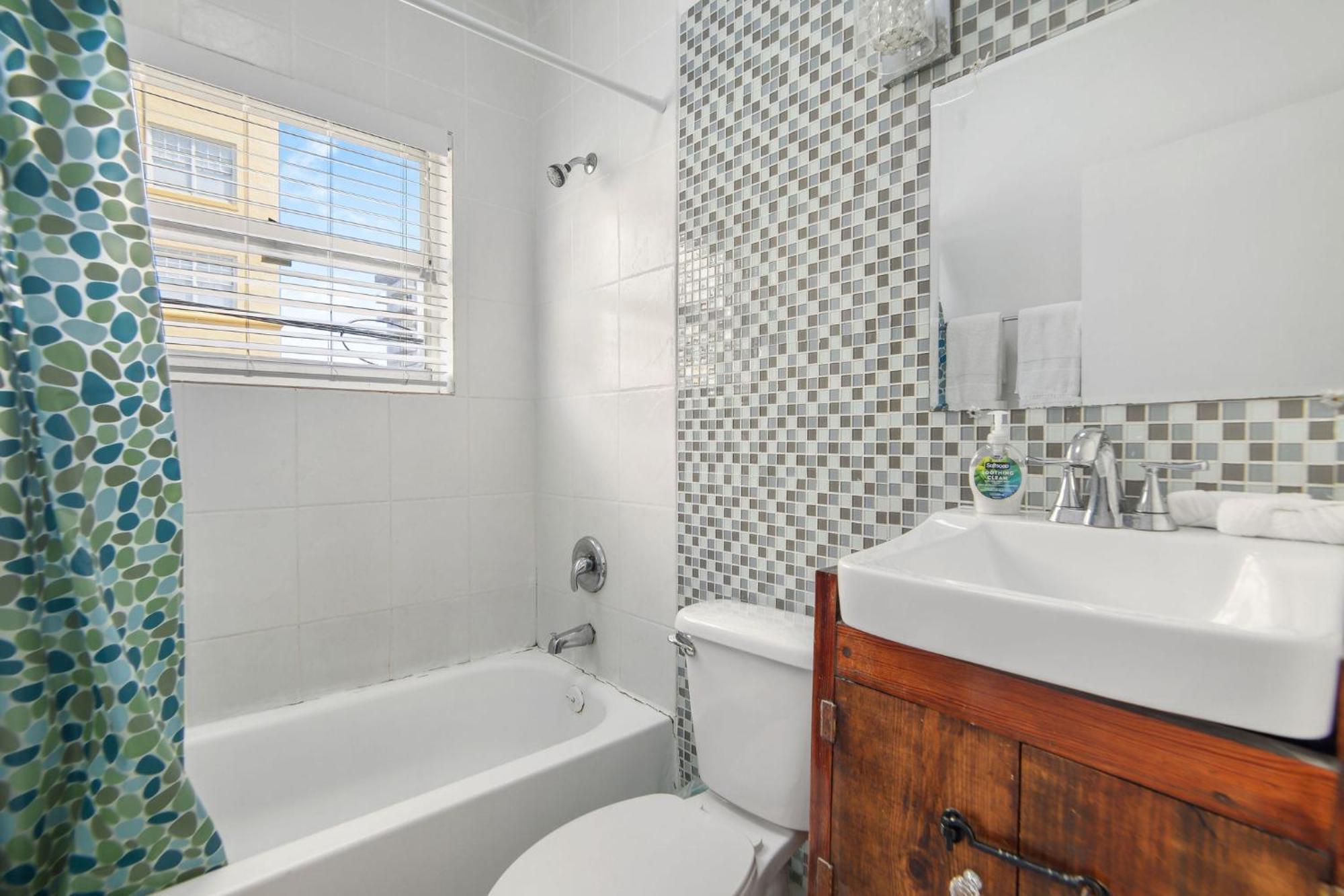 Appartement 2 B/r W/private Balcony, Heart Of South *