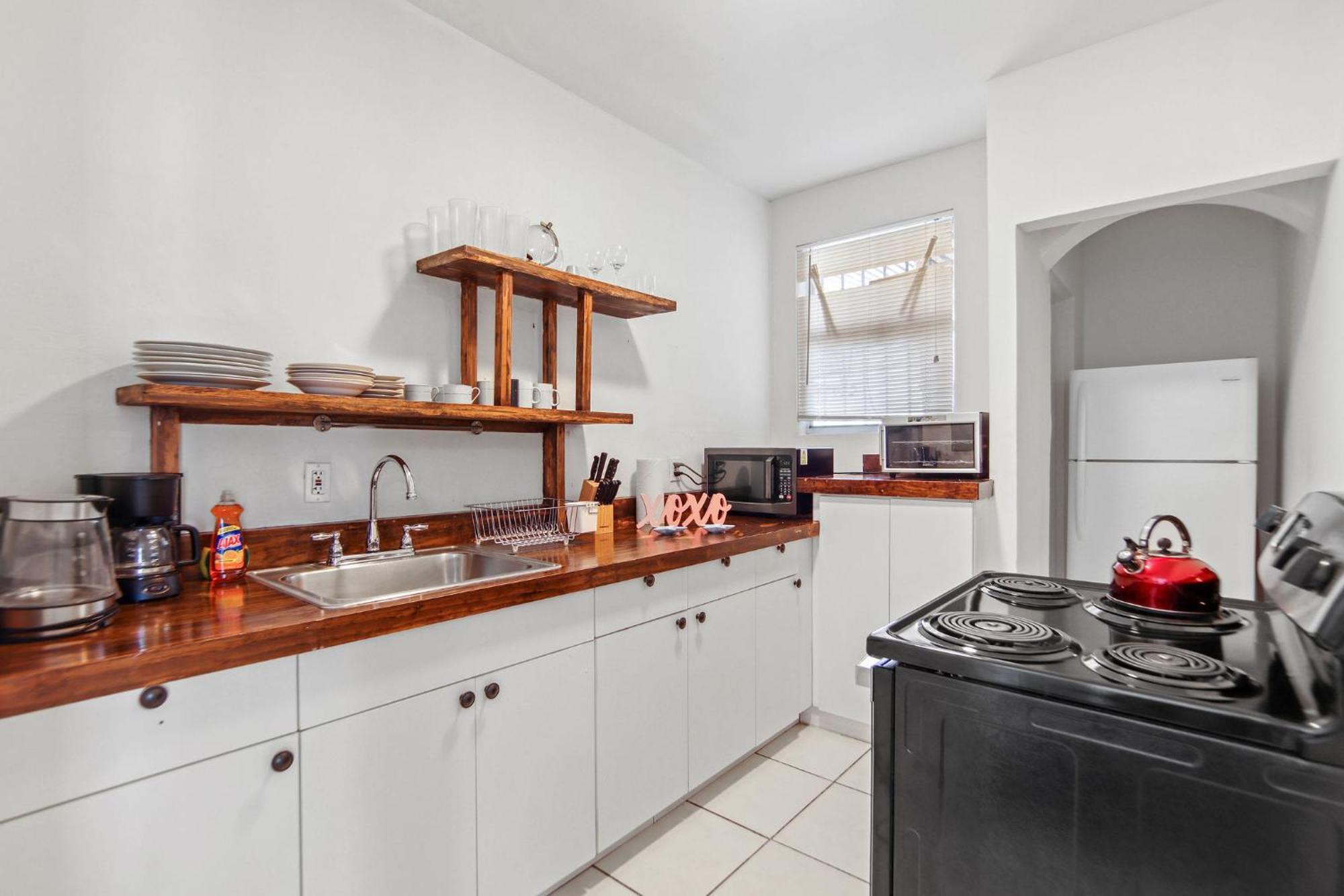 Appartement 2 B/r W/private Balcony, Heart Of South