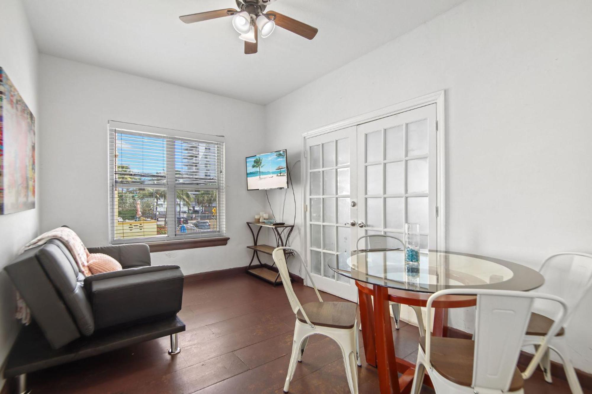 Appartement 2 B/r W/private Balcony, Heart Of South Miami Beach
